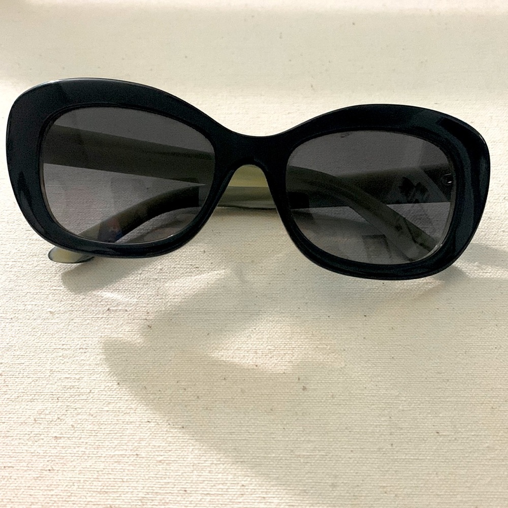 Fendi Women’s Sunglasses FS5216 53-19-135 082